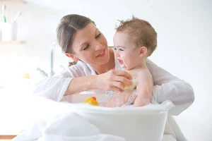 Dịch vụ chăm sóc em bé
